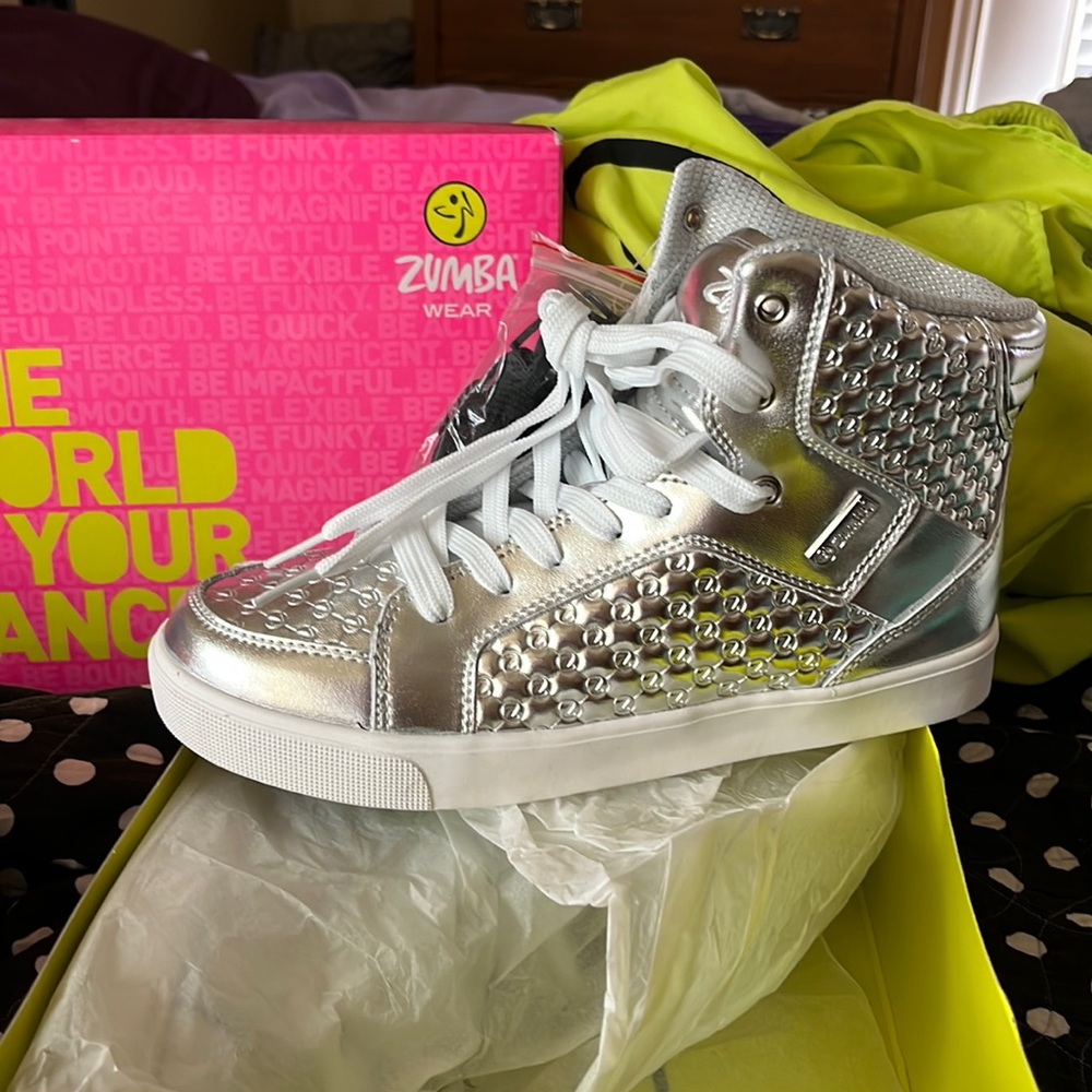 Zumba™️fitness high top Zumba™️ Street Boss in silver. Never worn! NWT